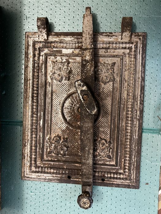 Oryginalne stare żeliwne drzwi drzwiczki do pieca kaflowego kaflowy