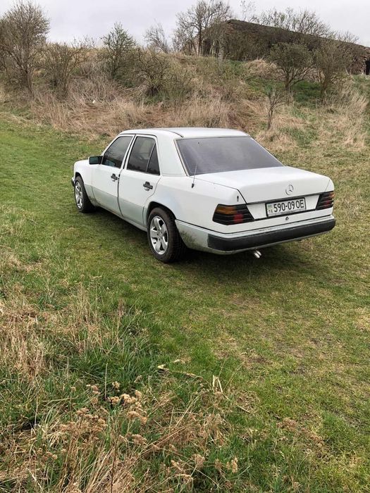 Мерседес 124.2.0