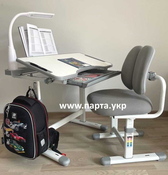 Комплектація парта, підставка для книги, лампа, крісло, доставка безко