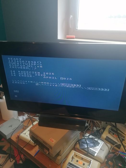 Atari 65xe z oryginalnym zasilaczem i boxem