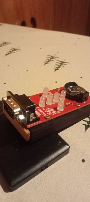 PCBWay tester dżojstików starego typu.