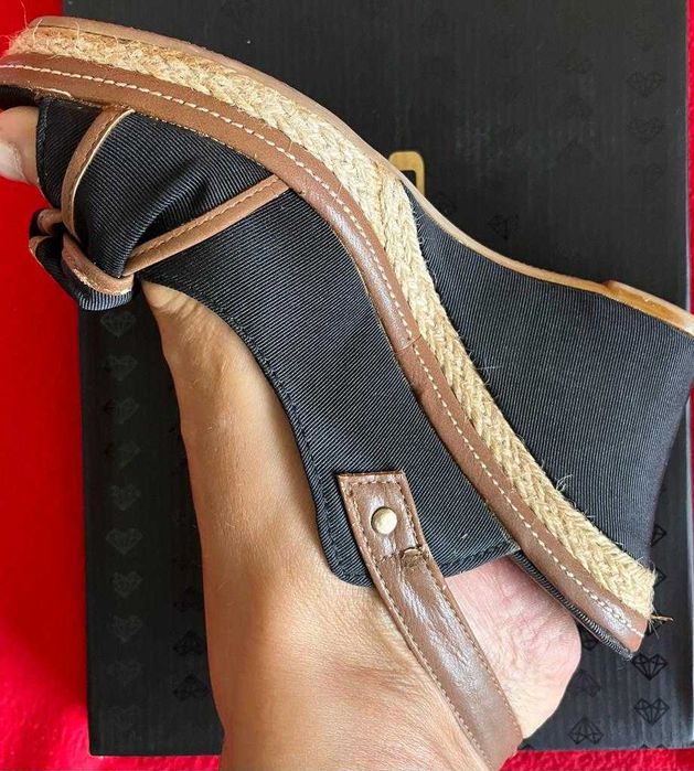 Sandália de cunha 10cm Rossi 39