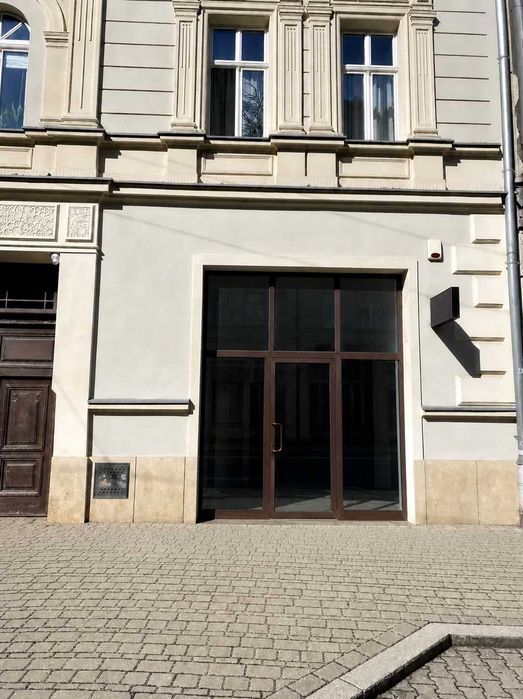 Frontowy lokal handlowy / usługowy / biurowy, 70m2, witryna, Kraków ul. Długa