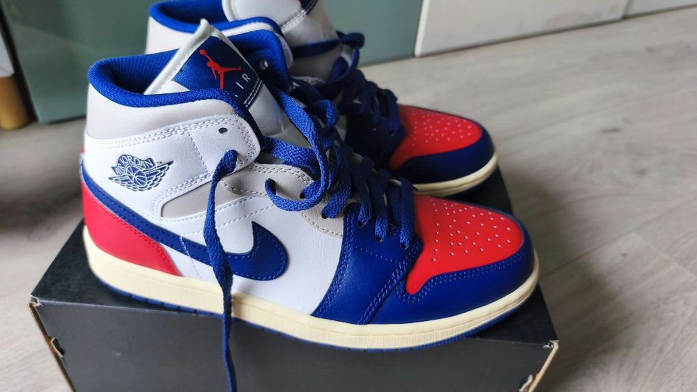 AIR Jordan 1 MID