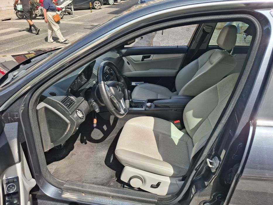 Mercedes-Benz C 220 — fotografia 8