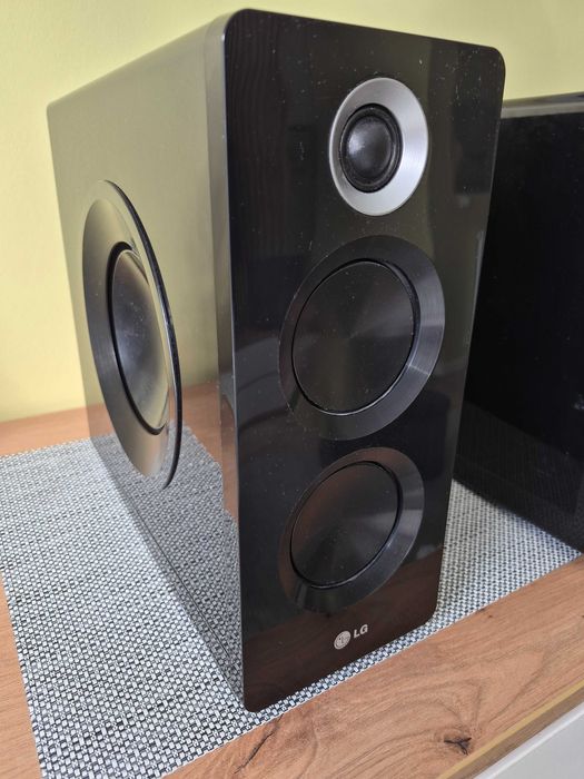 Wieża stereo LG FB166