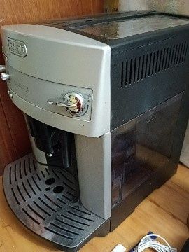 Продам кофемашину Delonghi esam 3000