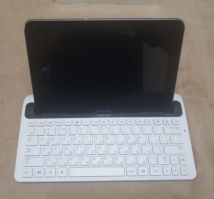 Планшет Samsung Galaxy Tab 8.9