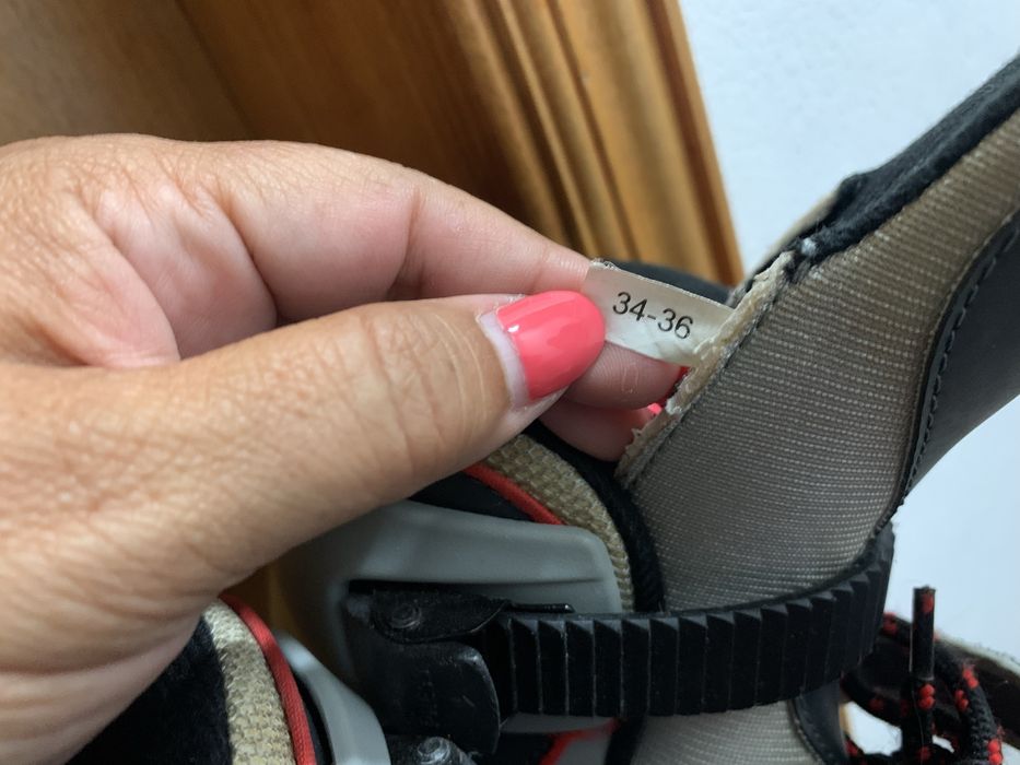 Parina em linha de rapaz ajustáveis 34-36