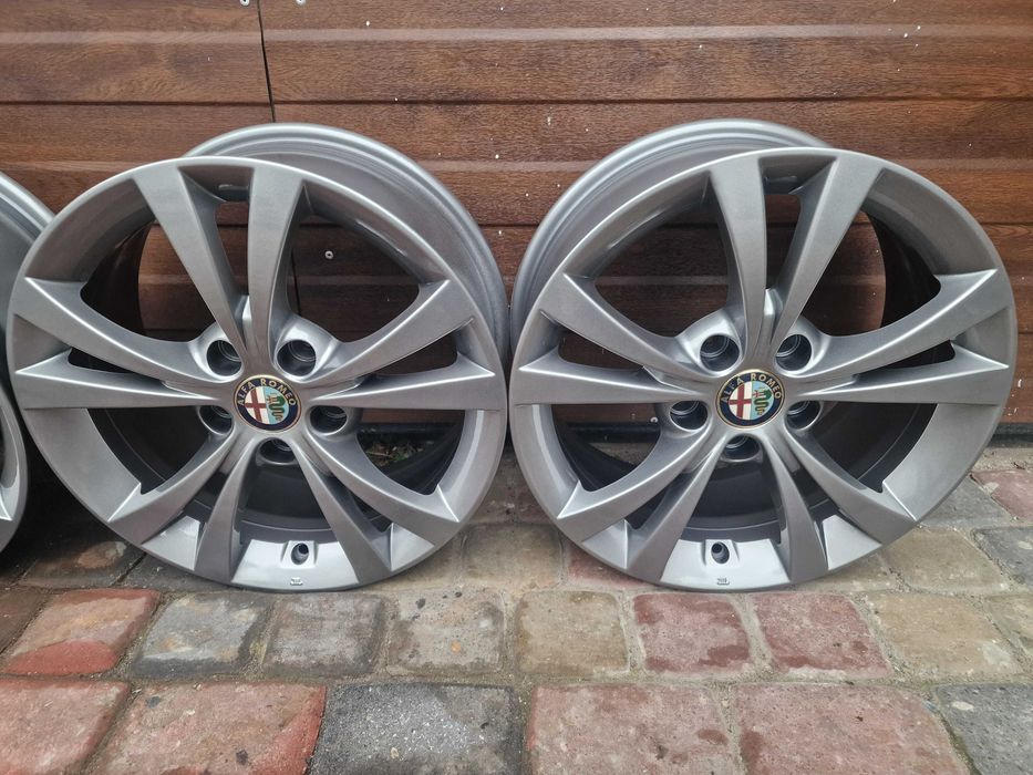 Alfa Romeo 16 cali 5x110 7J ET41 Gulietta