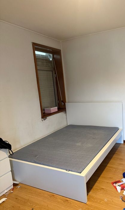 Cama e colchão IKEA