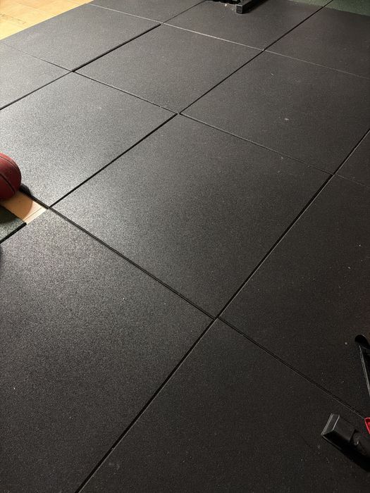 Piso Borracha Gym (AlphaTiles) 100x100x2cm – 16 Placas