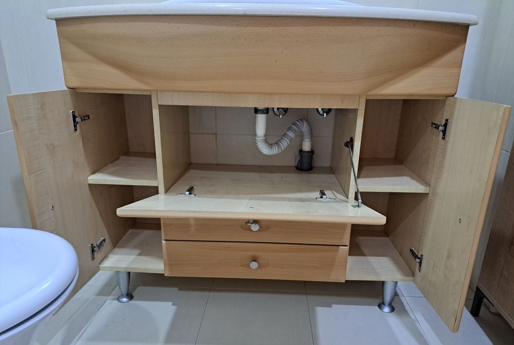 Movel wc/casa de banho com lavatório e bancada e torneira