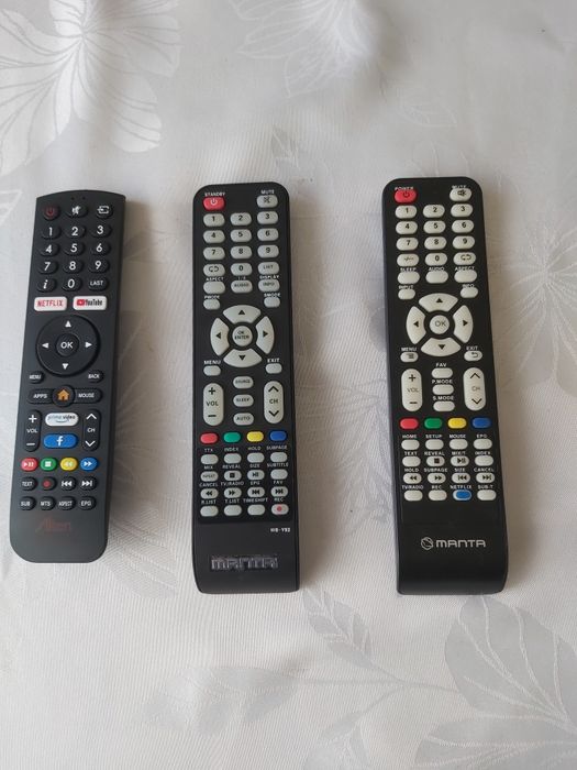 3 piloty  do tv Manta orginalne