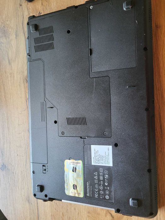 Laptop Lenovo g550 z zasilaczem