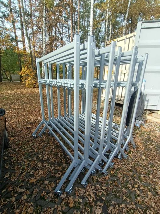 wieszaki mobile wynajem, wypożyczalnia szatni na Twój event