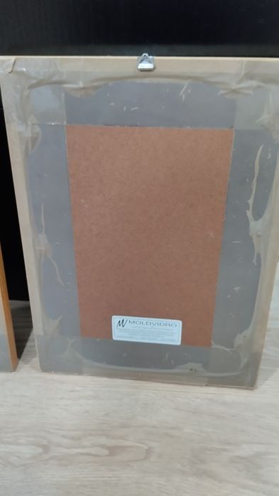 Quadros antigos com fotos dos Metallica  e Iron Mainden