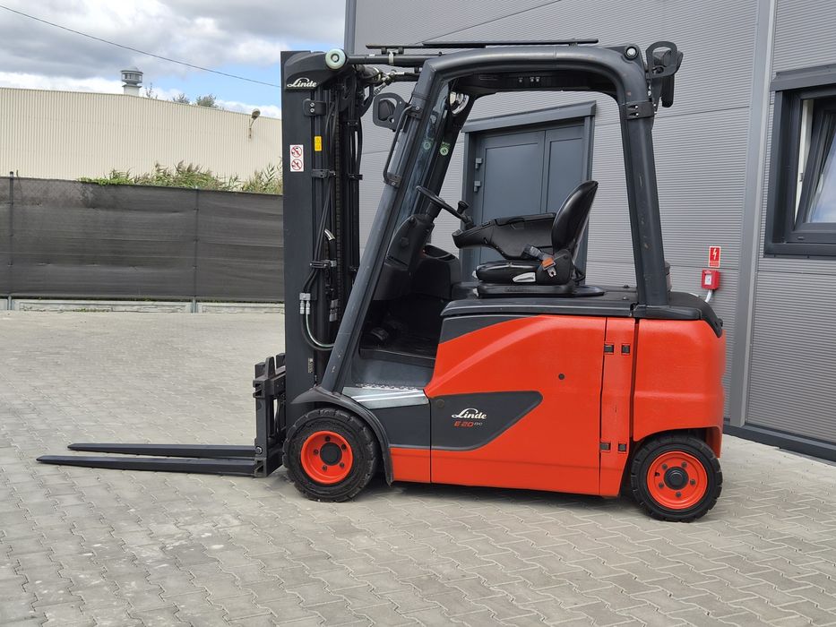 Wózek widłowy LINDE E20 2 tony elektryczny uzywany LEASING triplex