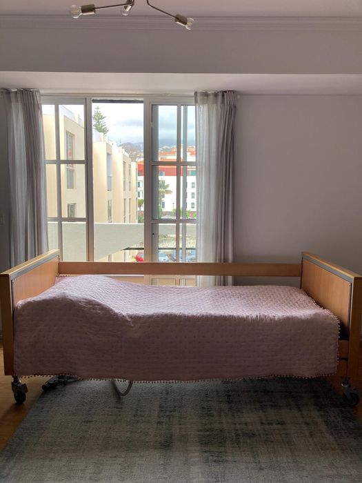 Cama elétrica articulada com colchão