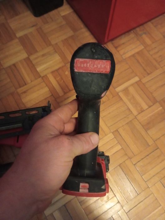 Gwoździarka + zakrętka Milwaukee + bateria sprawne