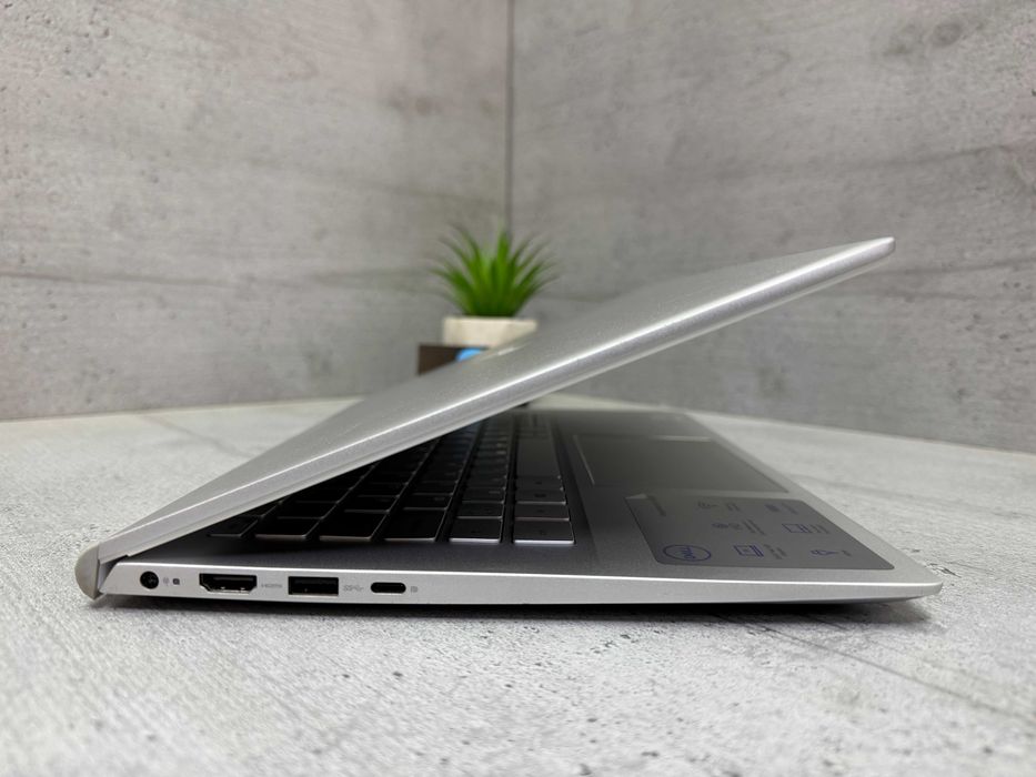 Стильний ноутбук Dell Inspiron 14 5401/i3-1005G1/14"/256gb ssd/8gb ddr4