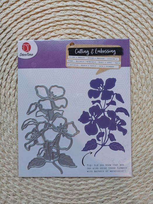 Szablon do wycinania i wytłaczania stępli, Scrapbooking