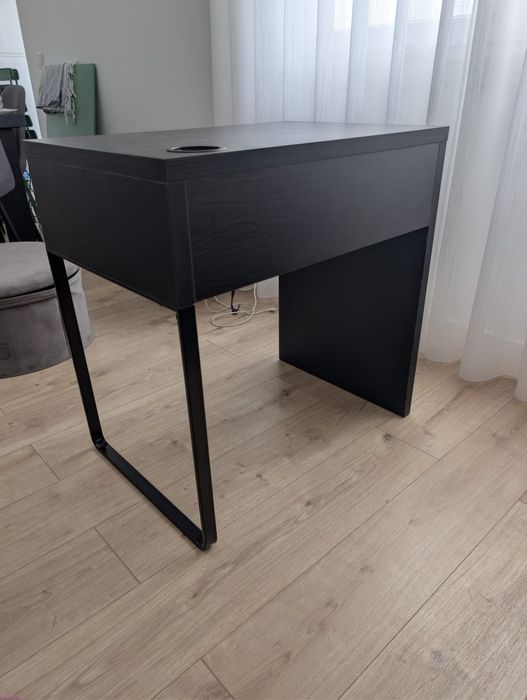 Secretaria ikea preta
