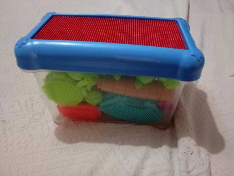 Blocos de Construção com Cerdas (Bristle Blocks) - Tema Jardim / Floresta