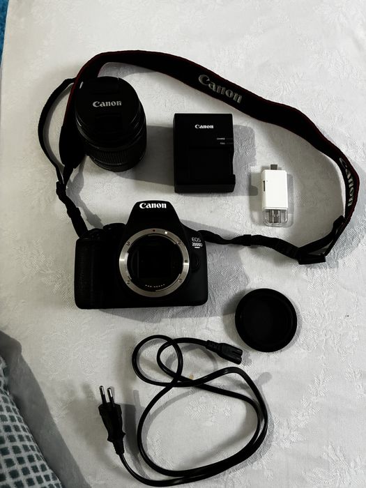 Canon  EOS 2000D