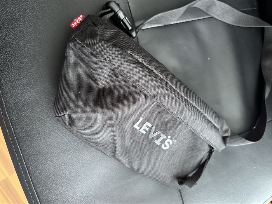 Бананка levi’s оригінал  поясна сумка