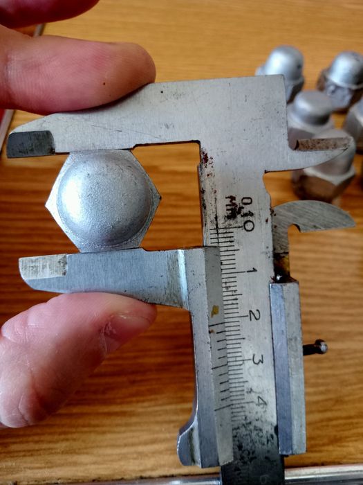 Гайка колісна на 21