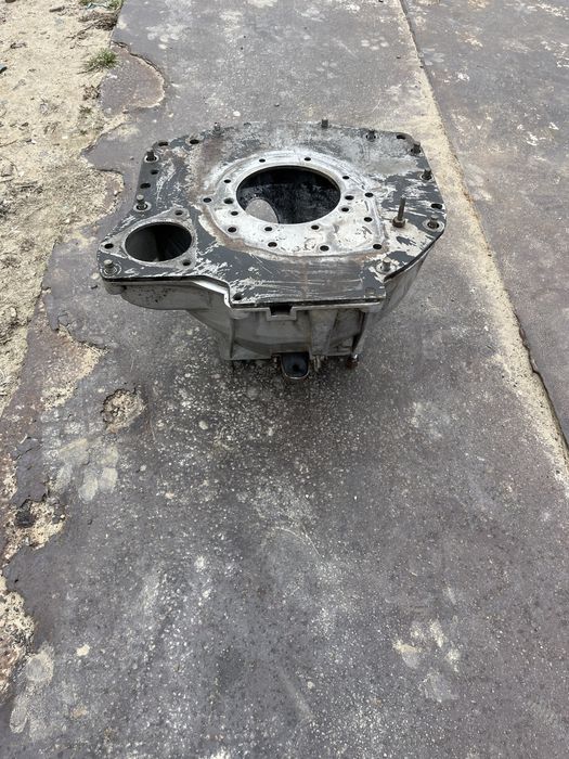 Кожух сцепления и переходная плита Газ 3309