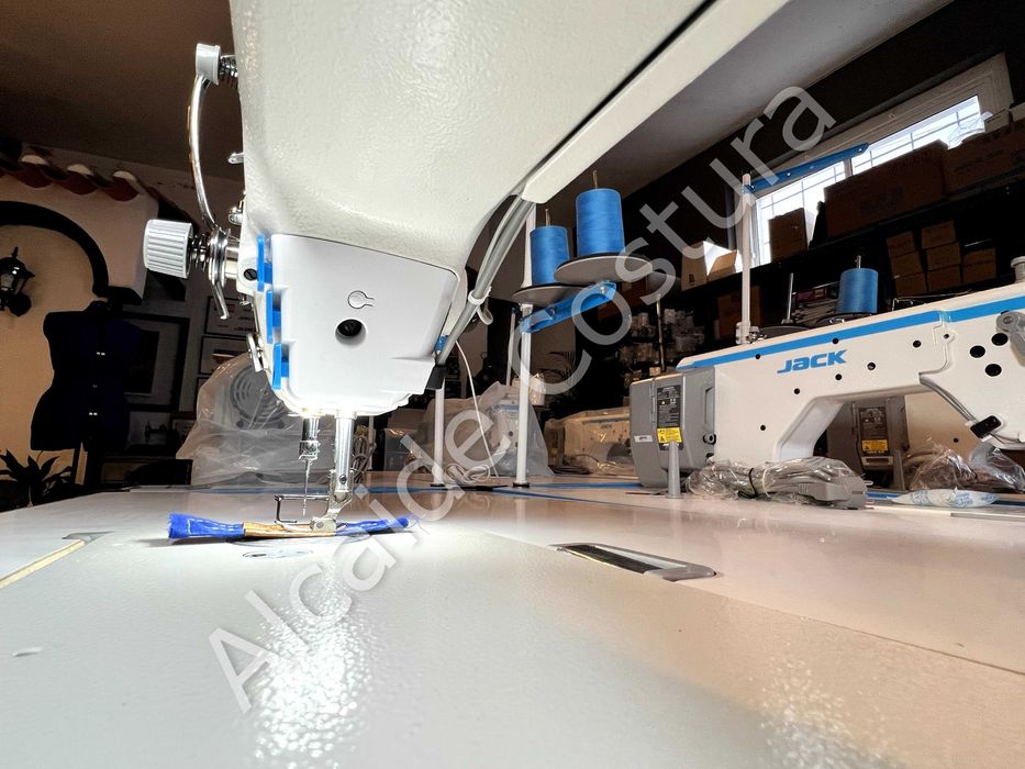 Máquina de costura industrial JACK A5E-A