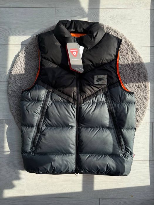 Жилетка найк / жилетка nike storm fit / безрукавка найк