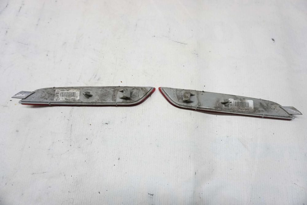 Катафот відбивач заднього бампера Шевроле Круз Універсал