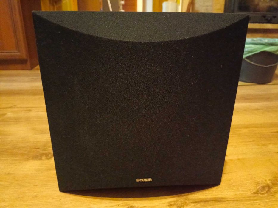 Sprzedam subwoofer Yamaha NS-SW100