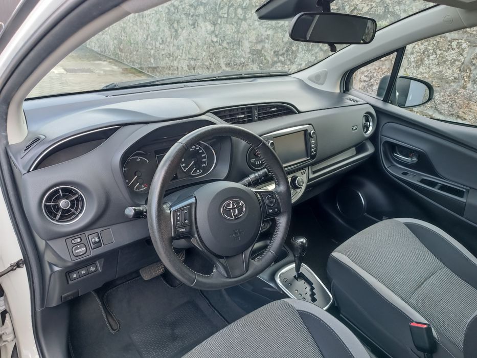 Toyota Yaris Híbrido 20 Year Square Collection Nacional