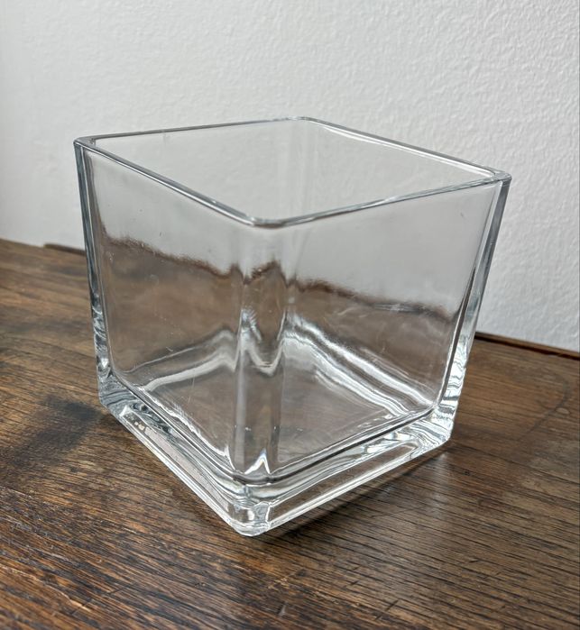 Vaso de vidro transparente