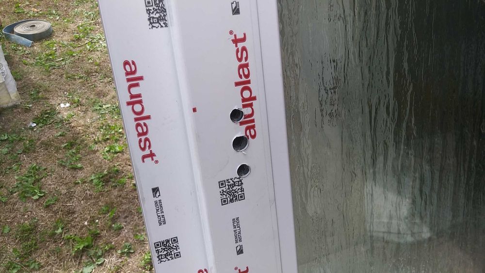 Okno pcv 130/131 białe z szybą ornamęt