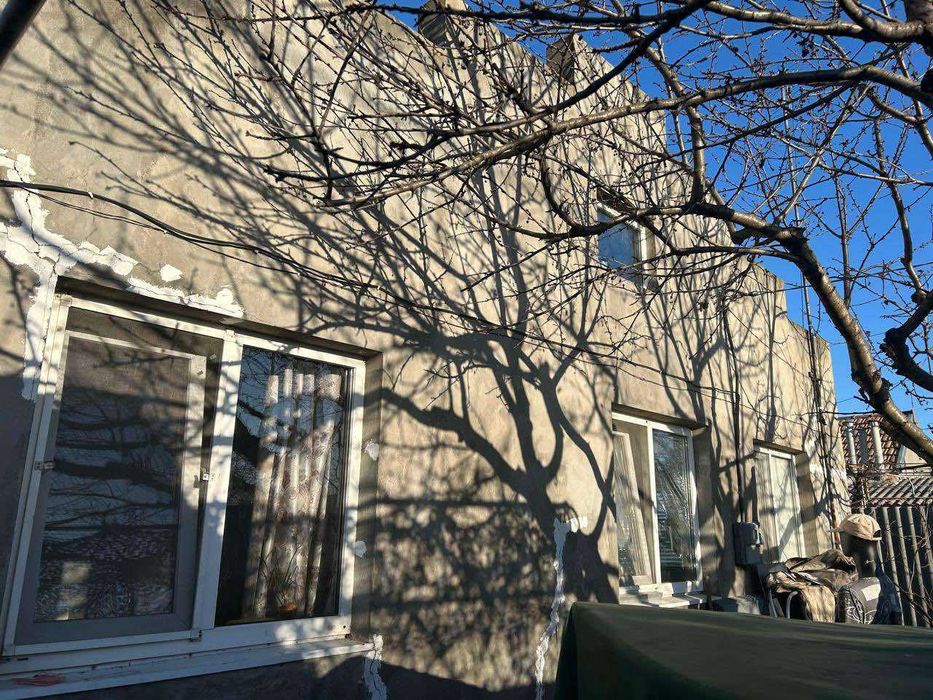 Продам будинок та ділянку в с. Латівка