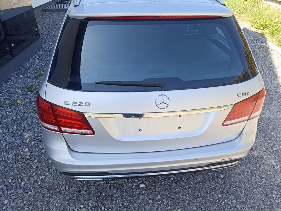 Klapa pokrywa bagażnika Mercedes e220 w212 lift kombi 2013r 775 srebrn