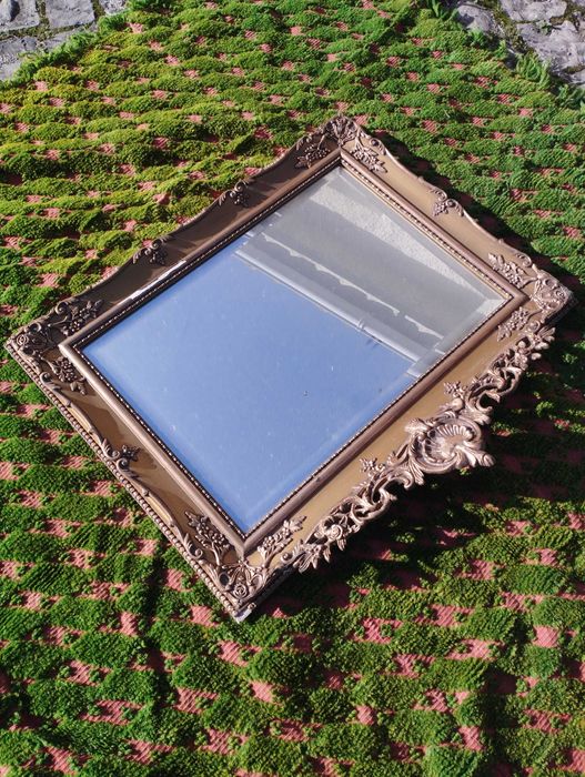 Espelhos antigos: 1 oval e 1 retangular