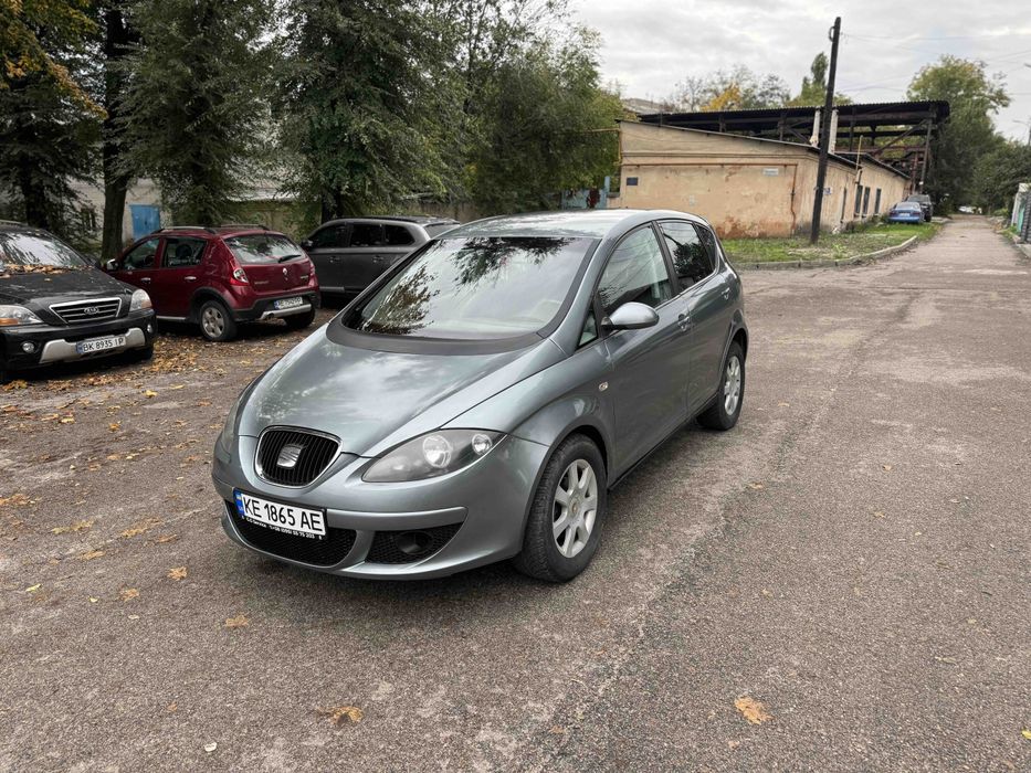 Seat Altea2005 год2.0 дизельАвтомат 320 пробег3800$