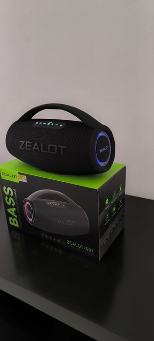 Potente coluna zealot portatil