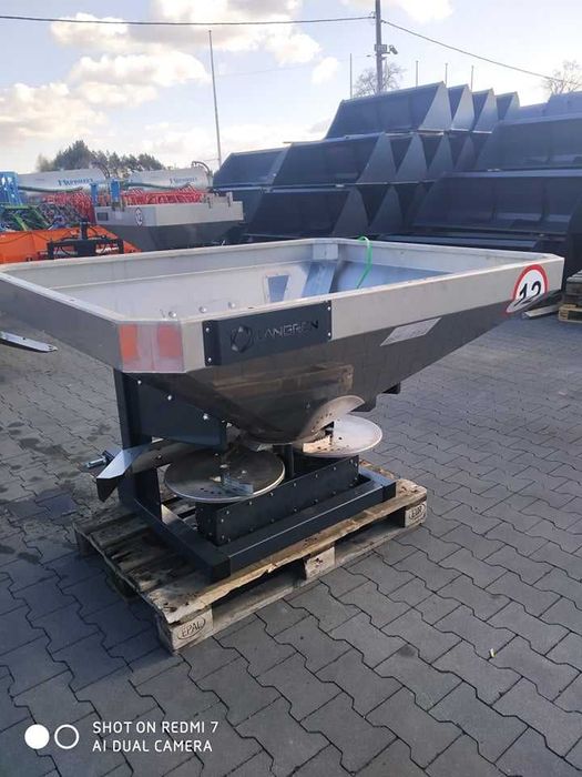 Rozsiewacz nawozów LANGREN RS-800, poj. 800l, 2-tarczowy + plandeka