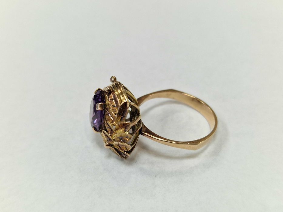 Złoty pierścionek damski/ ~~ 700/ 4.77 gram/ R14/ Ametyst/ Orientalny