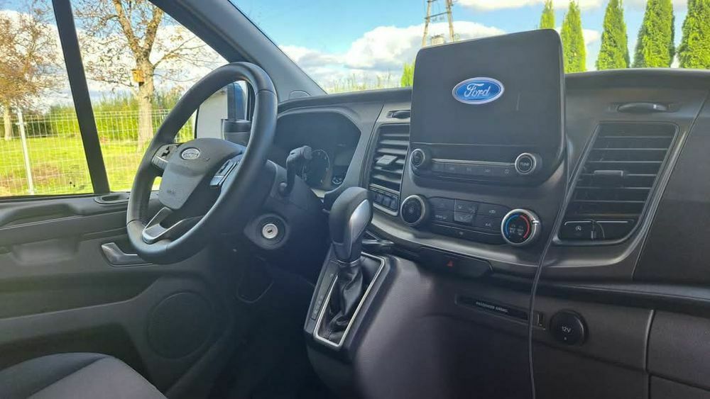 Wynajem busa Ford Transit Custom 9os