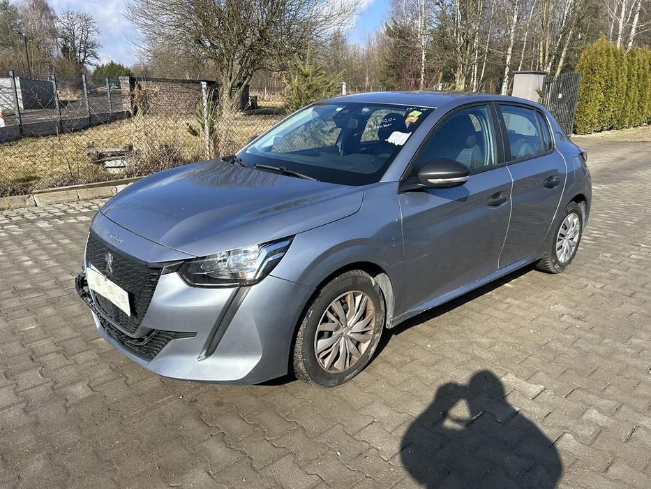 Peugeot 208 delikatnie uszkodzony, airbagi ok, jeździ