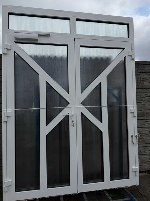 Drzwi zewnętrzne aluminiowe 183 / 244