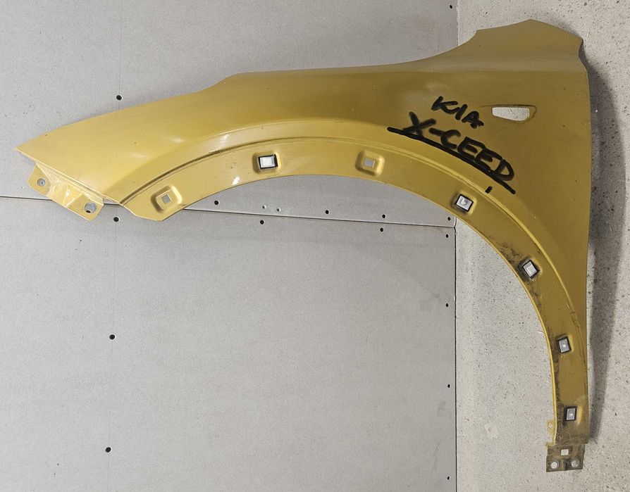 Kia X-Ceed błotnik przód przedni lewy z dziurą na kierunek